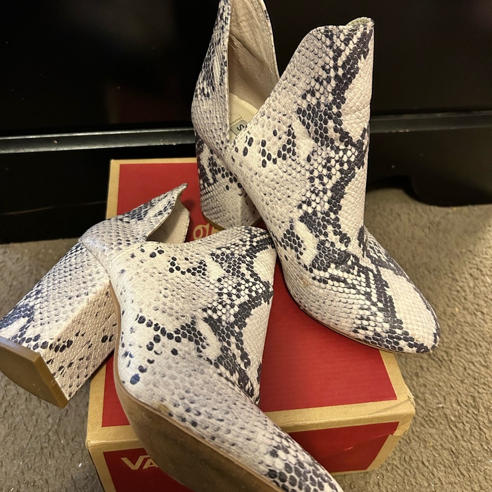 Steve Madden Black and Cream Snake Print Ankle Booties